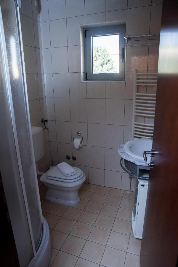 ליובוסקי Hotel Hum מראה חיצוני תמונה