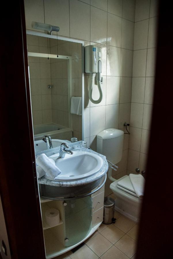 ליובוסקי Hotel Hum מראה חיצוני תמונה