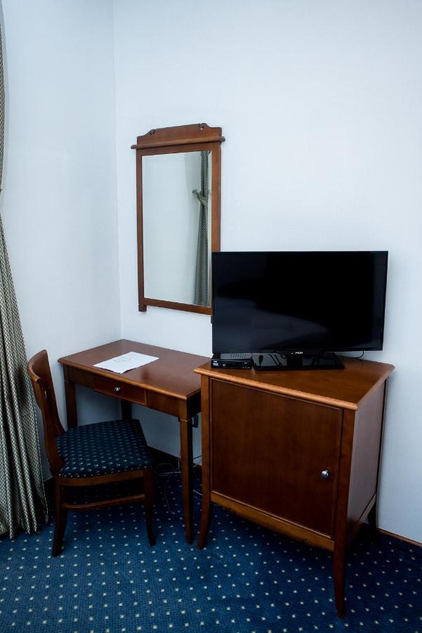 ליובוסקי Hotel Hum מראה חיצוני תמונה