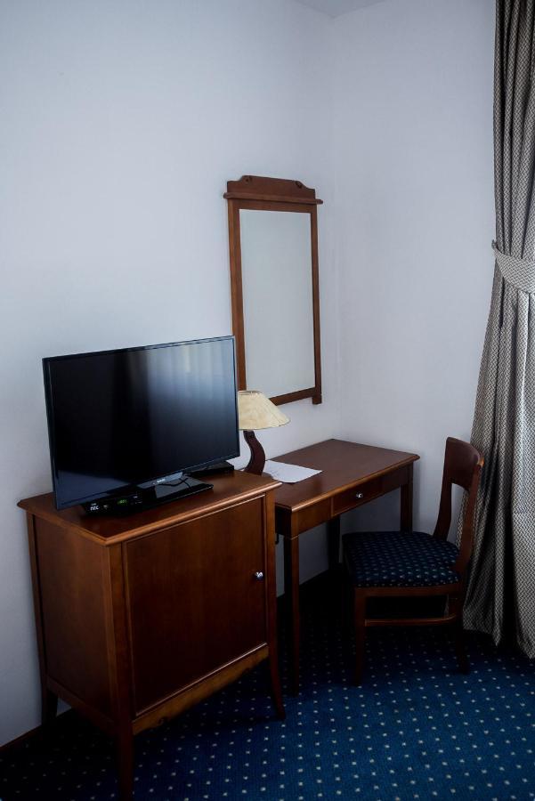 ליובוסקי Hotel Hum מראה חיצוני תמונה
