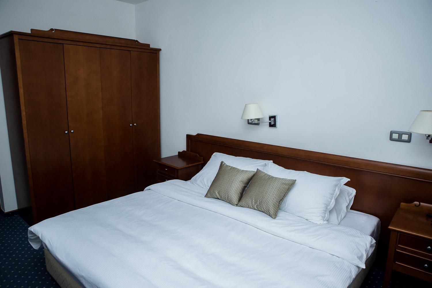 ליובוסקי Hotel Hum מראה חיצוני תמונה