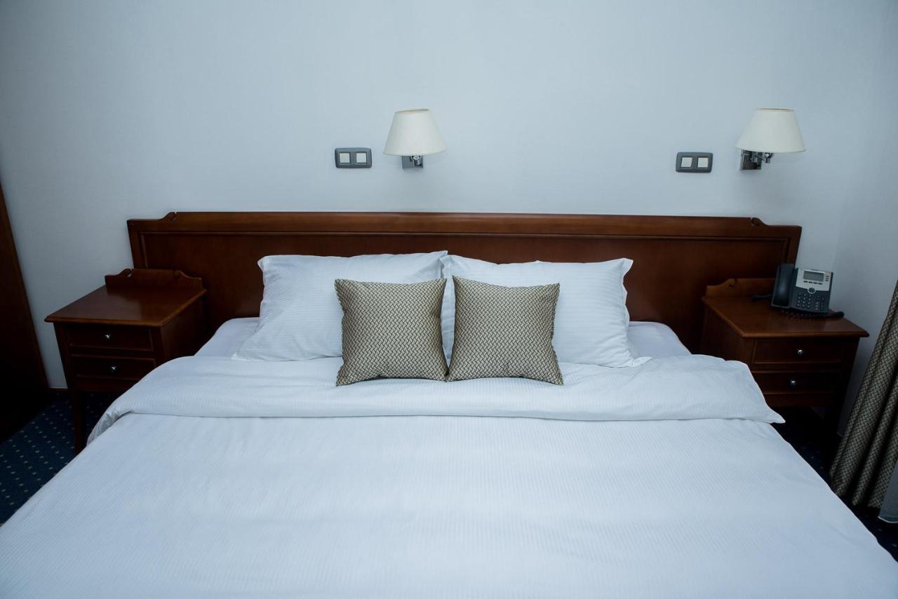 ליובוסקי Hotel Hum מראה חיצוני תמונה